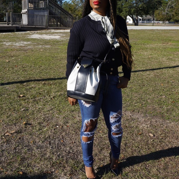 ‼️Final Price Drop‼️ Vintage YSL Bucket Bag - Picture 7 of 8